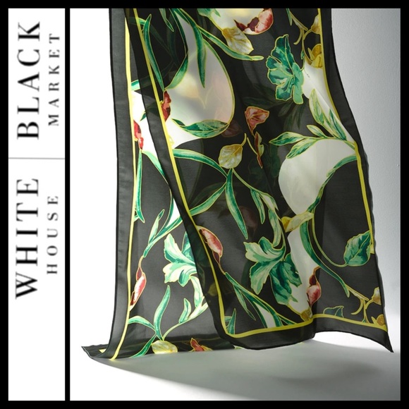 🔥SALE🔥NWT WHBM Silky Autumn Leaves Scarf - Picture 2 of 5